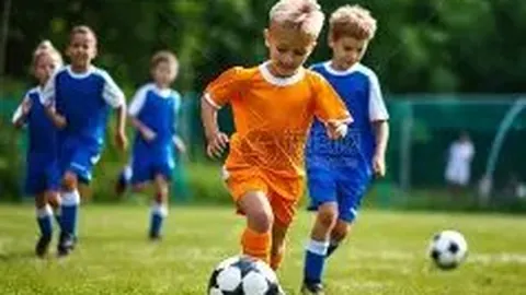 阿娇评论吴亦凡风波：追剧追得手忙脚乱，用左手操作以免失手