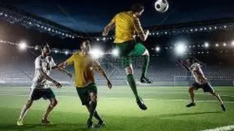 王大治近况如何？与前妻董洁分手后钟情街头小吃，白发凌乱显沧桑